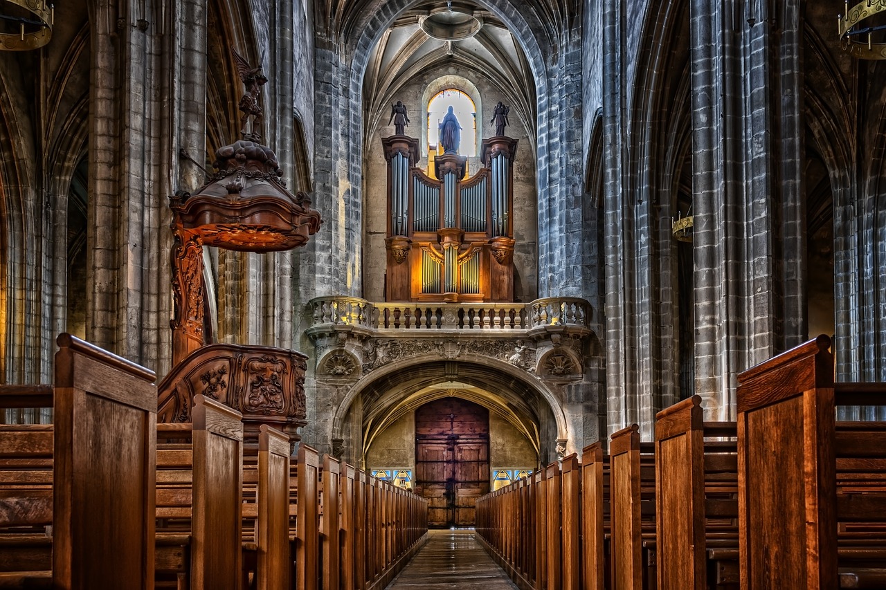 Popular church battles sit-tight spiritual leader