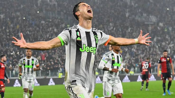 Fans Accuse Ronaldo Of Diving Against Genoa