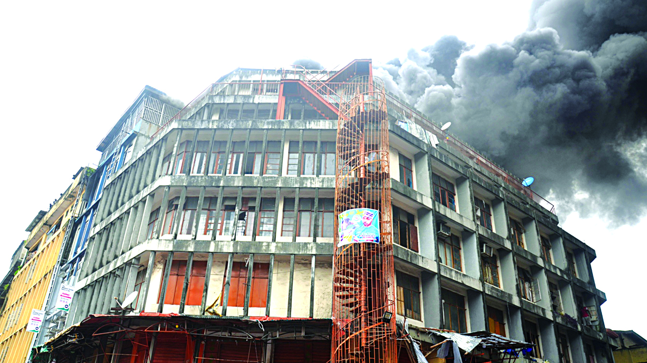 Traders Count Losses As Fire Guts Balogun Market In Lagos