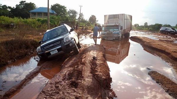 East-West Road - FG Orders Contractors Back To Site