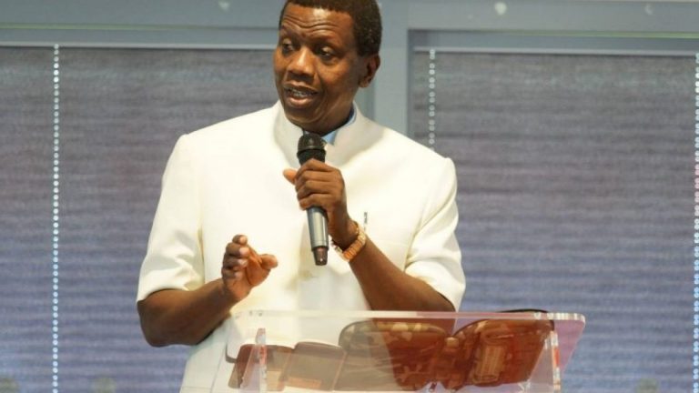Pastor Adeboye Mocks Fashola Over Nigerian Roads
