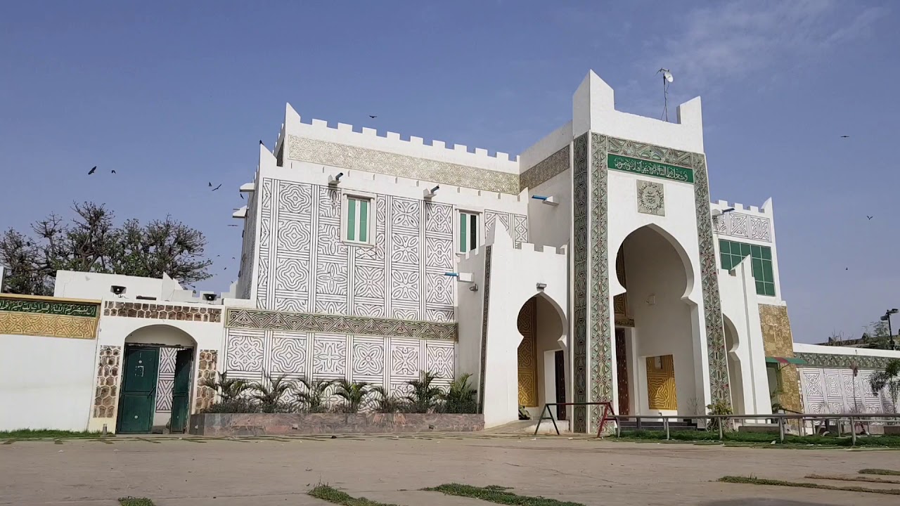 Security Operatives Storm Emir Of Kano’s Palace