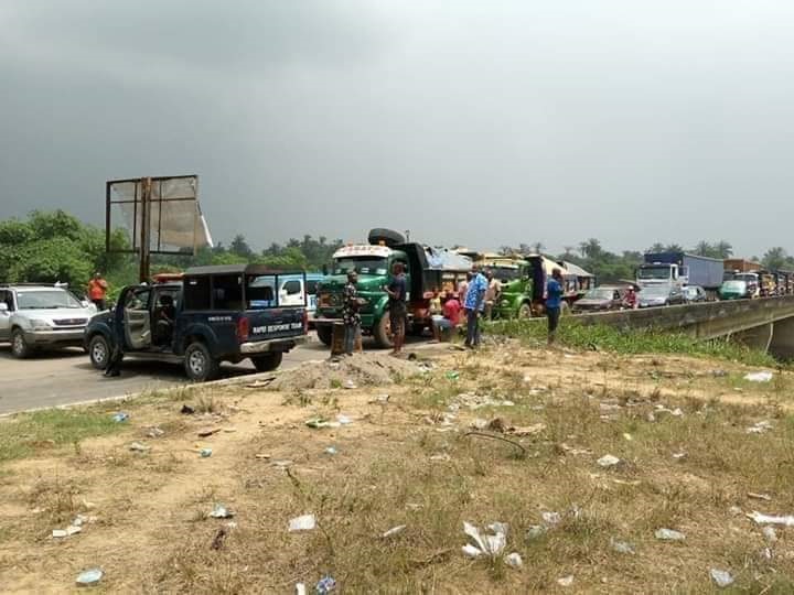 Travellers Stranded At Rivers Border Cry For Help