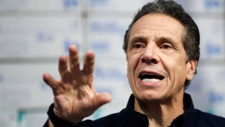 America Has No King - New York Governor Cuomo Blasts Trump