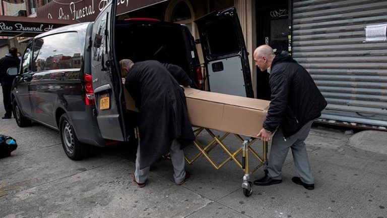 Overwhelmed US Funeral Homes Turn Families Away