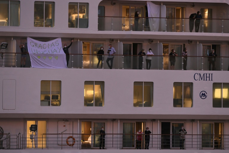 Passengers From Virus-Infected Ship Leave For Australia