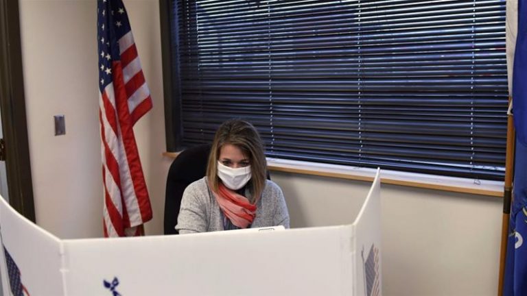 Wisconsin Residents Head To Polls Amid Coronavirus