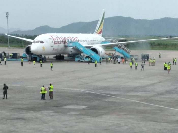 160 Nigerians From U.S. Return To Abuja (Photos)