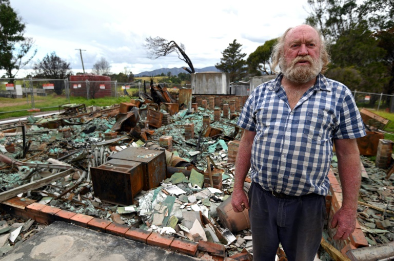 Bushfire-hit Australians still in tents as virus slows recovery