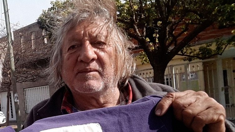 Fans Pay Last Respects To Carlovich 'Soccer God'