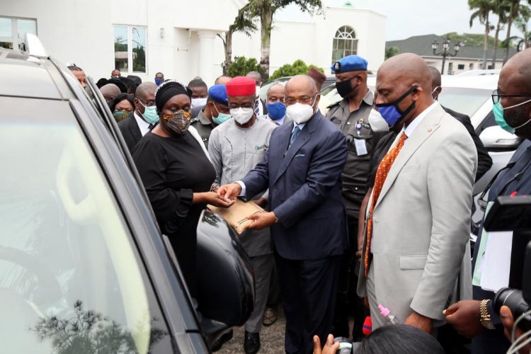 Uzodimma Gives 20 New SUVs To Imo State Judges