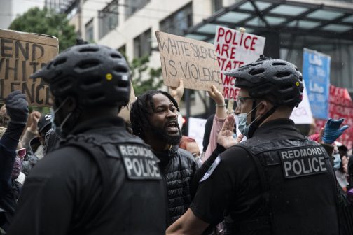 2 U.S. Police Officers Gets Suspended For Attacking Journalists