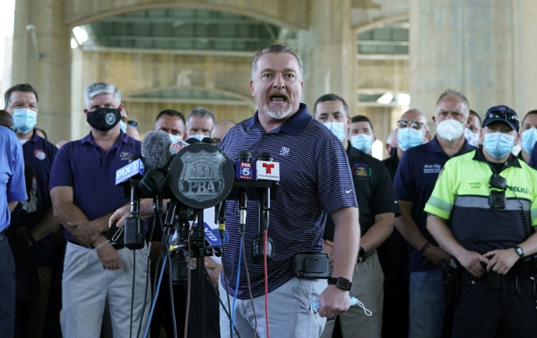 US police torn between shame and pride for their badge