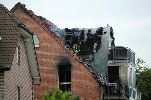 3 killed, child injured after plane crashes into home