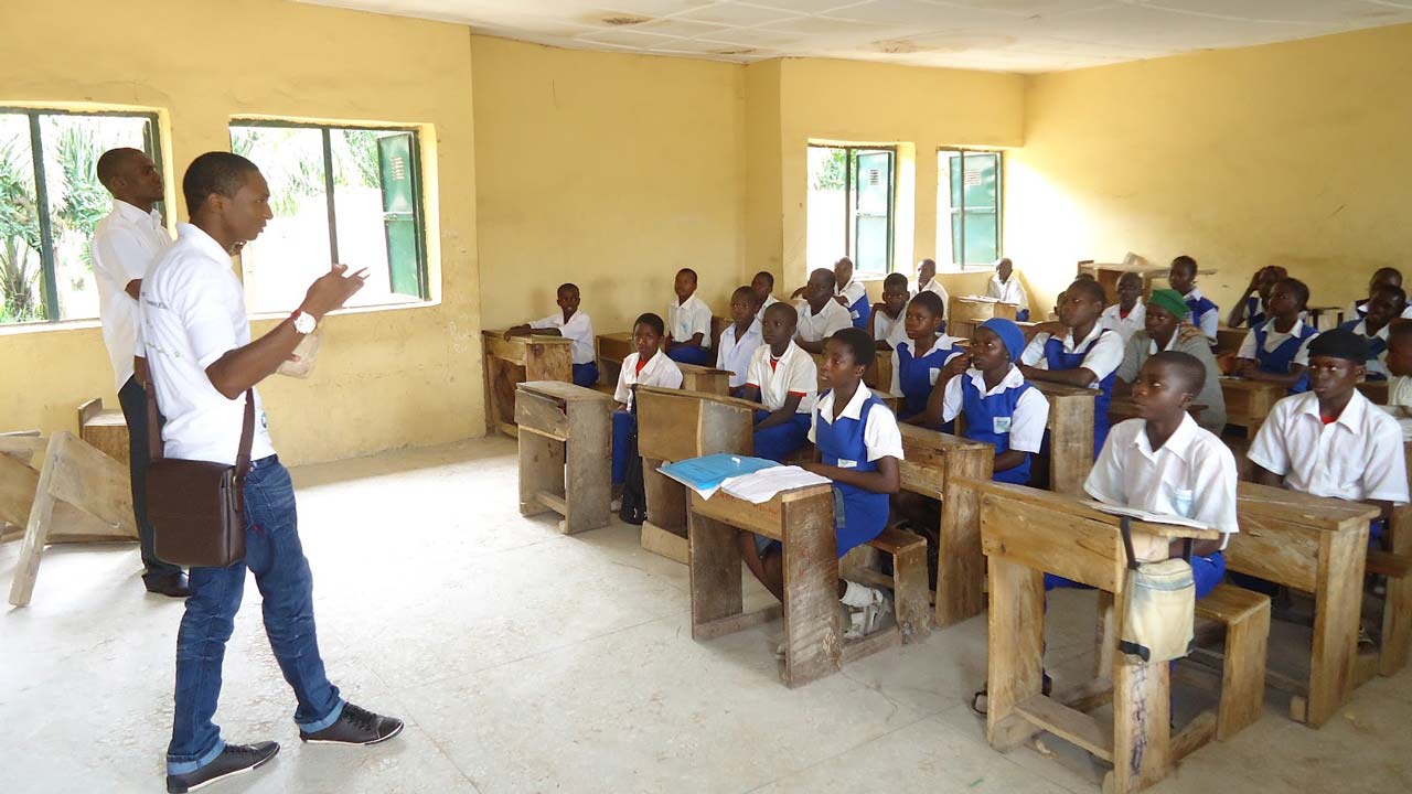 Lagos Govt Seals 10 Private Schools For Holding Lessons