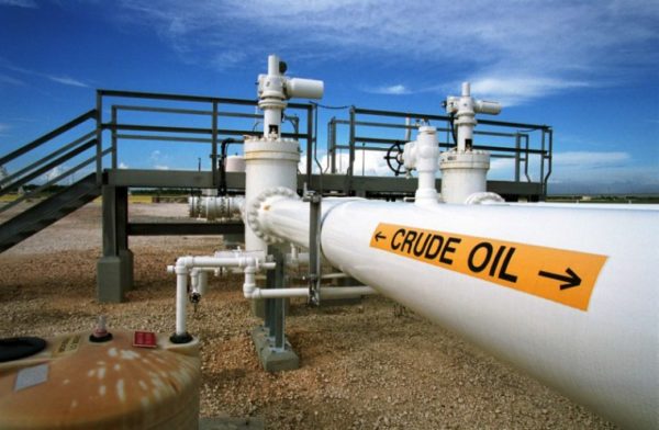 Oil Prices Rise, Head For Weekly Gain