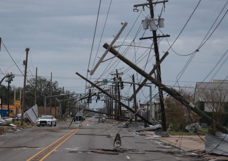 ‘Extremely Dangerous’ Hurricane Laura Batters Southern US States