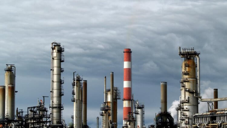 Fuel Price: Stakeholders, Analysts Blame 'Dysfunctional' Govt