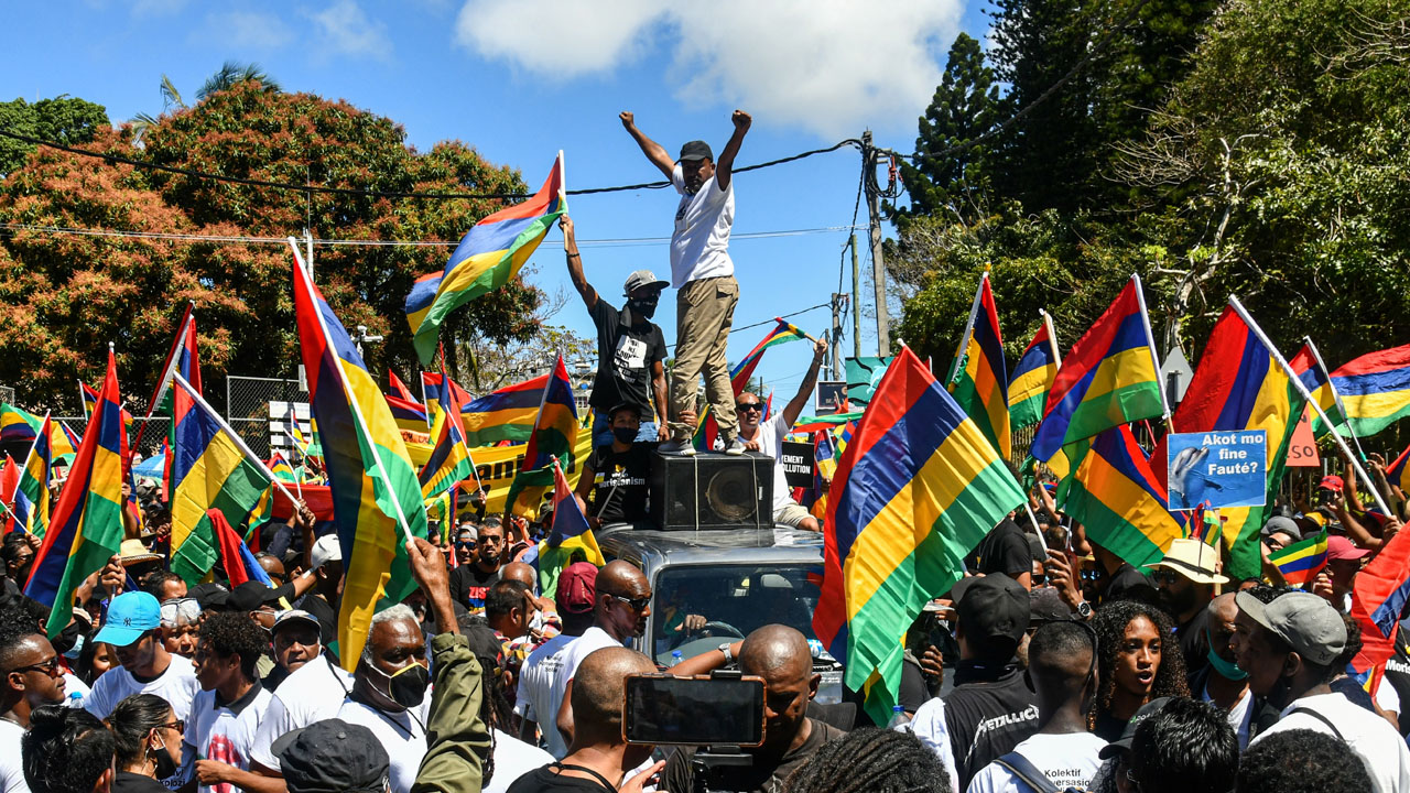 Second major protest in Mauritius over giant oil spill