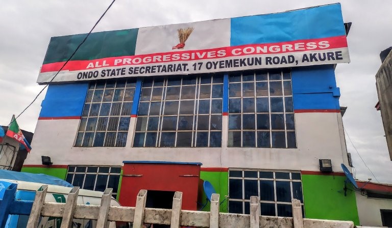 Hoodlums shun curfew, attack Ondo APC secretariat