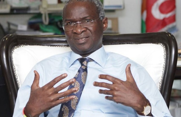 Fashola Bemoans Damage To Nigerian Roads By Trucks