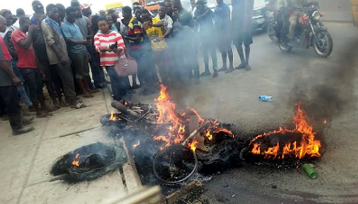 Three suspected kidnappers burnt to death in Cross River