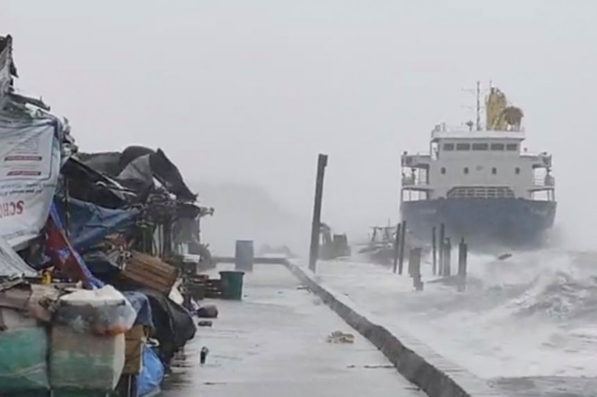 20 Crew Missing After Philippine Ship Runs Aground In