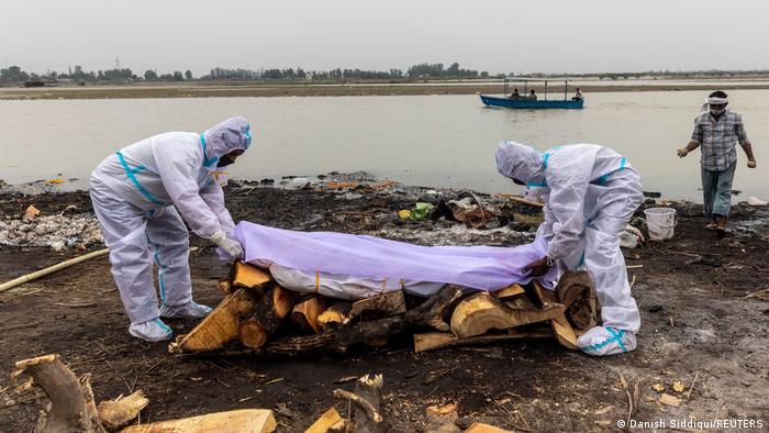 Dead COVID-19 Victims Thrown Into Indian Rivers