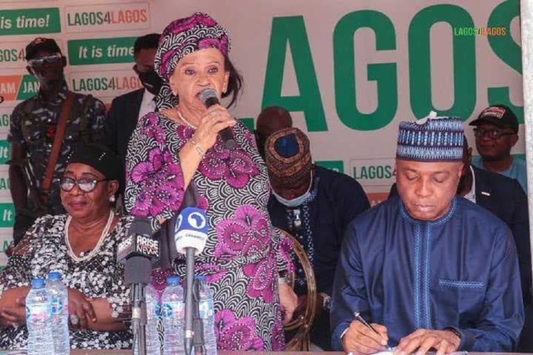 Saraki Storms Lagos As Anti-Tinubu APC Faction Joins PDP