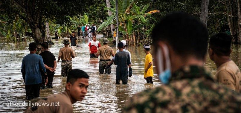 12,000 Displaced As Floods Hit Malaysia