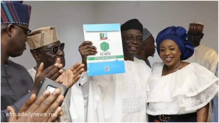 2023 Pastor Tunde Bakare Picks N100m APC Presidential Form