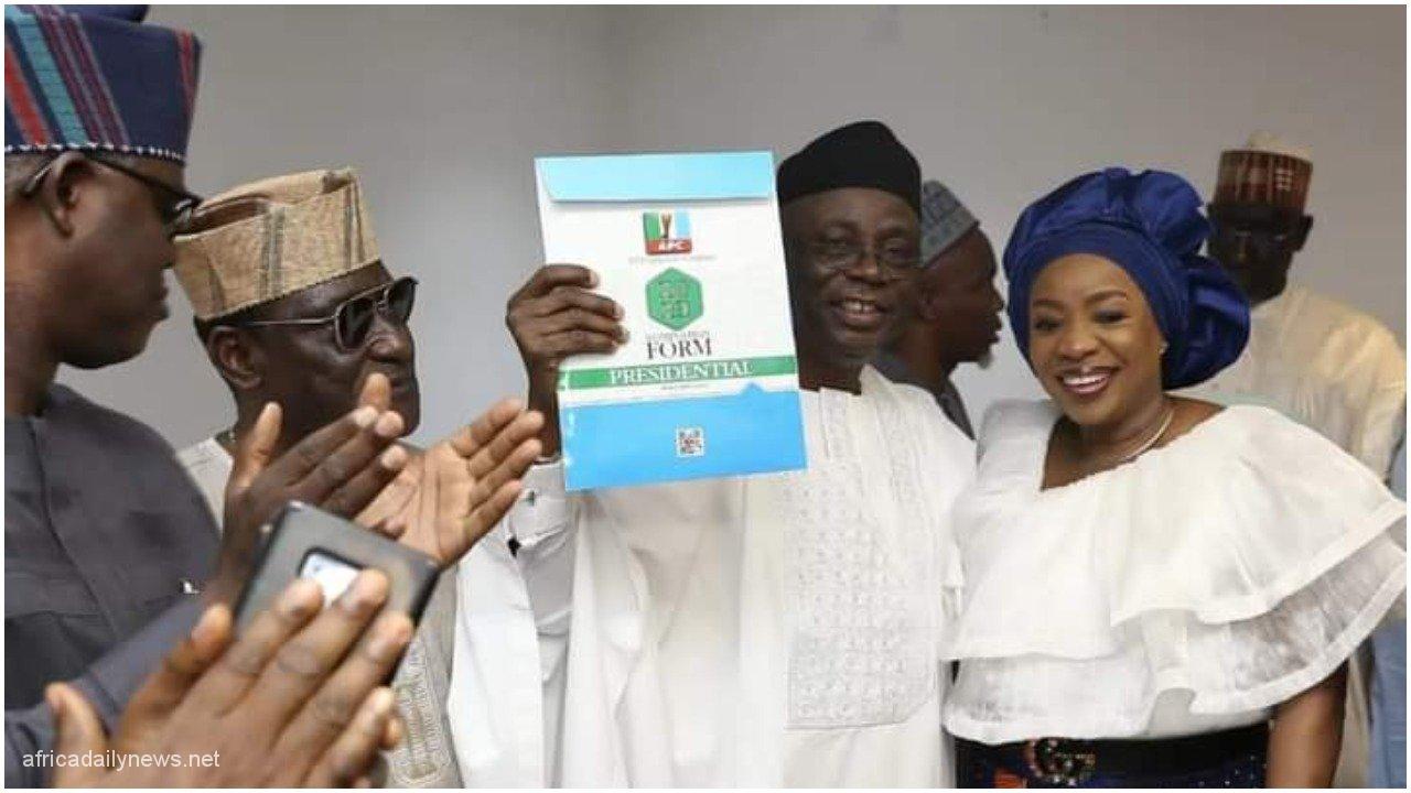 2023 Pastor Tunde Bakare Picks N100m APC Presidential Form