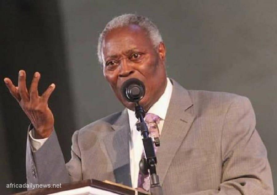 Buhari Felicitates With Pastor Kumuyi Over 81st Birthday