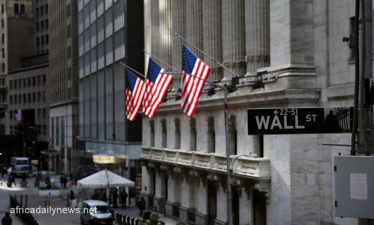 US Economy Hits Contraction, Heightens Recession Fears