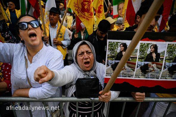 US Vows To Help Iranians Access Internet As Protesters Rally
