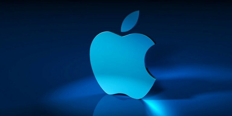 Apple Hits $3T Valuation Benchmark