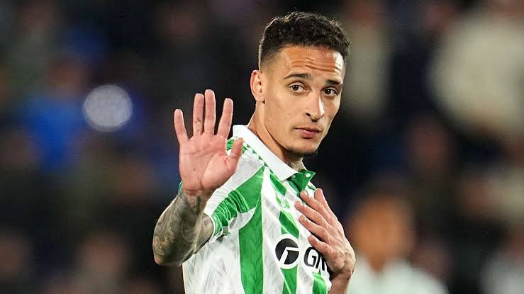 Betis Near Agreement To Bring Antony Back From Man United