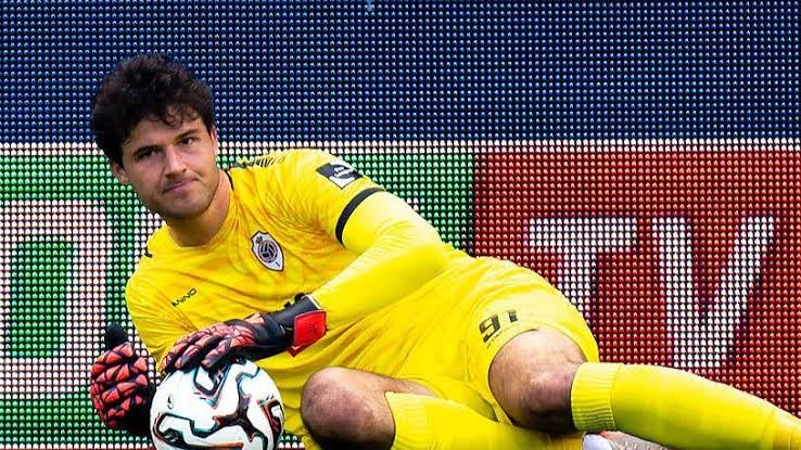 Manchester United Close In On Antwerp Goalkeeper Lammens