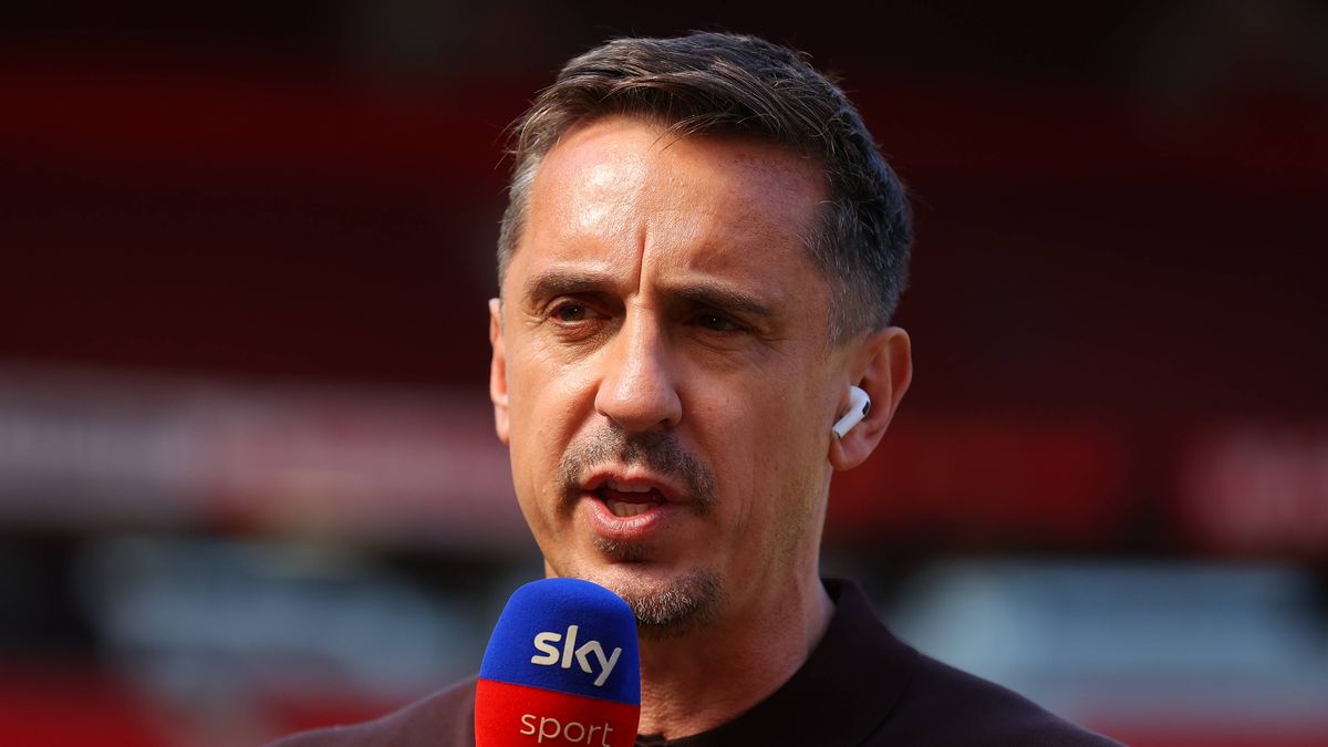 Neville Slams Mount At Left Wing-Back: “It Can’t Happen”