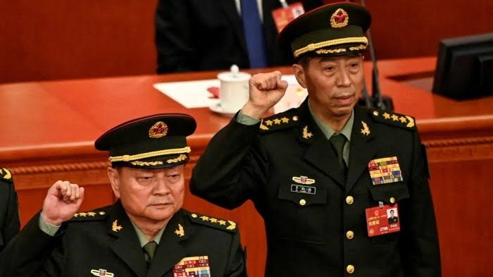 China Expels Two Top Military Generals In Sweeping Graft Crackdown