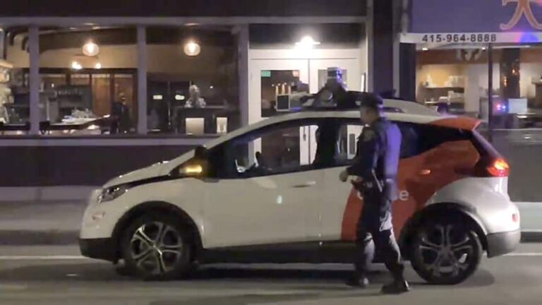 alifornia Police Officers Confront Driverless Car Traffic Stop