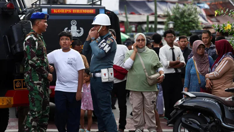 Jakarta Mosque Explosion Injures Over 50; Suspect Identified