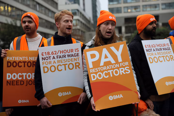 Reuters/England Doctors Strike Begins Amid NHS Flu Surge