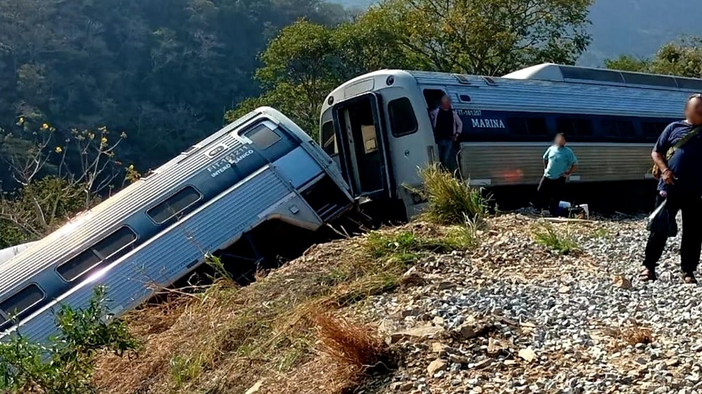 Mexican Passenger Train Derailment Kills 13 And Injures 100