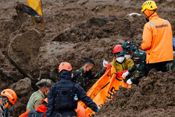 Indonesia Landslide West Java Death Toll Rises To 34