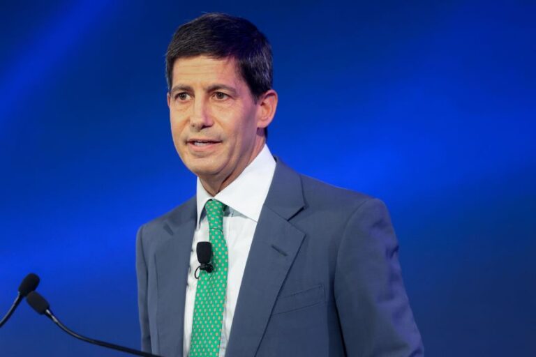 Trump set to name Kevin Warsh as next Fed chair