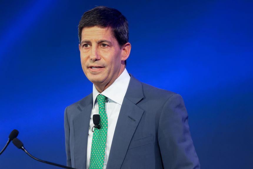 Trump set to name Kevin Warsh as next Fed chair