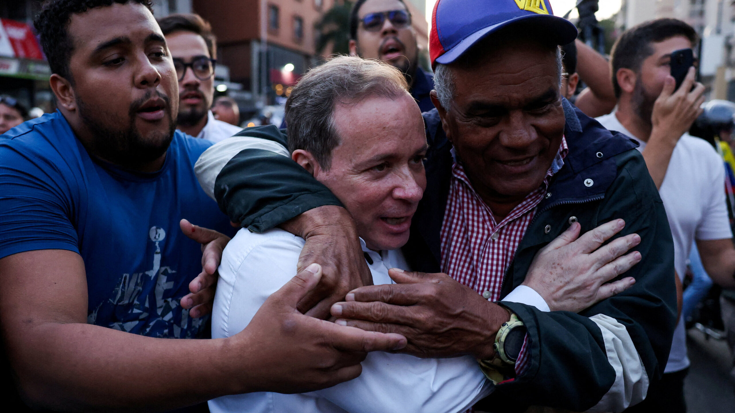 Venezuela Frees Three Top Opposition Figures