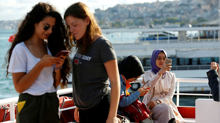 Turkey Social Media Minors Law Targets Youth Online Access